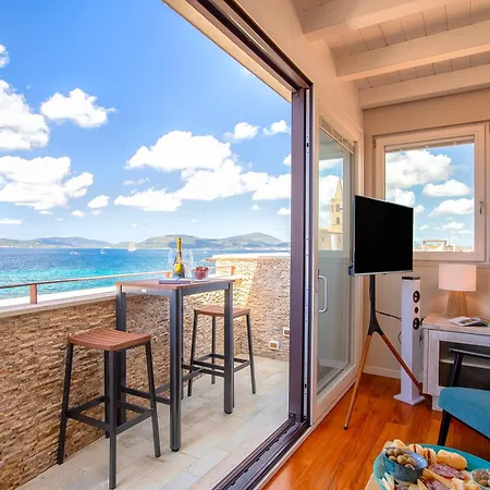 Forrest Seaside Loft View 121 * Альгеро