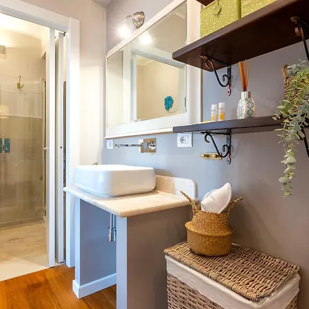 Forrest Seaside Loft View 121 דירה