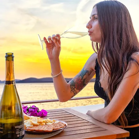 Forrest Seaside Loft View 121 דירה *